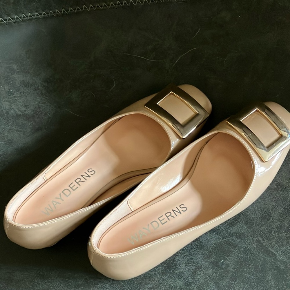 Tan Leather Flats with Rounded Toe and Cushioned Footbed